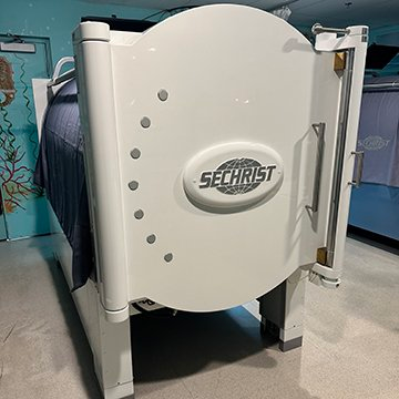 Image of the outside of a hyperbaric chamber at LMH Health