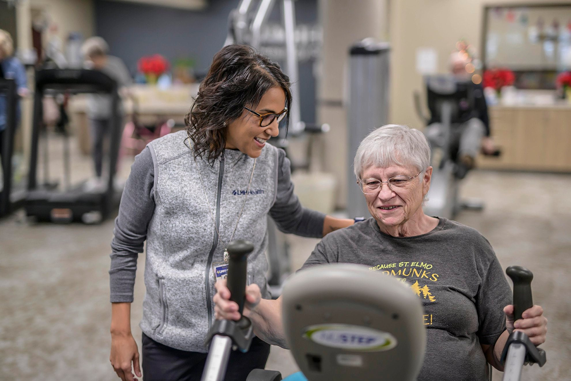 Physical therapist Renee Rettele works with a patient